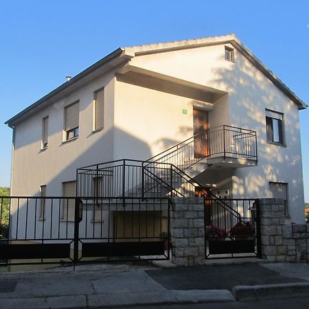 Apartment Razum Pula Exterior photo